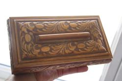 ESKİ AHŞAP KUTU VİNTAGE DETAYLAR RESIMLERDE (KİTAP RAF