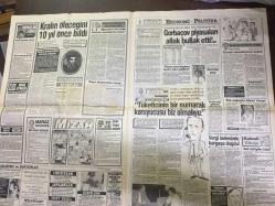 BUGÜN GAZETESİ - 25 AĞUSTOS 1991  - DÜNYA BİRBİRİNİ YİYOR, 72 ÜLKEDE SAVAŞ VAR - İSKEÇE'DE TÜRK DÜKKANLARINI YAĞMALADILAR - ZIPKIN TAYFUN AŞK AVI İÇİN KANADA'DAN GELDİ - TANJU ÇOLAK HÜLYA AVŞAR'A HAKARET ETTİ - SEVGİLİSİ FATMA'YI ÖZ KOCASINDAN KISKANDI - NECATİ ZİNCİRKIRAN - YASEMİN KOŞAL OYUNCULUKTA KARAR KILDI - KATİL AİLEDEN ÇIKTI, RAMAZAN CENGİL - GÖCEK BELEDİYESİ, ÇÖP TOPLAYANA TATİL BEDAVA, BEHZAT AKDOLUN - NEŞE TOPBAŞ - ÇİNGENE'NİN DOSTU YOK - SHP YİNE KARIŞTI - DENİZ BAYKAL, ERDAL İNÖNÜ - KRALIN ÖLECEĞİNİ 10 YIL ÖNCE BİLDİ - BESTAMİ MIZMIZ - GORBAÇOV PİYASALARI ALLAK BULLAK ETTİ - BU NASIL SSK? FENERBAHÇE, 8 ÜLKEDEN 15 FUTBOLCU DENENDİ - MEHMET ALİ YILMAZ, TRABZONSPOR - ANGIE EVERHART, EN PAHALI MANKEN - ASLIHAN TÜKEL, DURMUŞ ÇEVİK