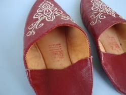 EL YAPIMI KALİTELİ İŞLEMELİ FAS TERLİĞİ - DERİ BORDO BABUŞ ( 38 ) - DERİ TERLİK