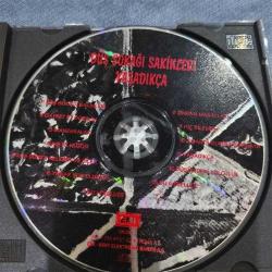 DÜŞ SOKAĞI SAKİNLERİ / YAŞADIKÇA (Dönem CD)