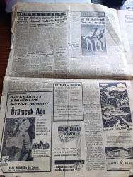 Cumhuriyet Gazetesi - 29 Temmuz 1957 - Başbakan Adnan Menderes Muhalefetin Tenkidlerine Cevap Verdi -  Sağlık Kervanları Fotoğ1957 1958 Yunus Nadi Mükafatı - Ankara'da Amerikalı Erler İçin Kışla Yapılacak - Profesör Fahrettin Kerim Gökay İtalya'da Takdir Topluyor - Tekstil Ve Örme Sanayii İşçilerinin Toplantısı - Diyarbakır'da Demokrat Parti Binasında Kavga Çıktı - Dolmabahçe Stadında Devam Eden İstanbul Ankara Genç Takımlar Atletizm Müsabakaları - Yanlış Zifaf Yazan Kemal Bilbaşar Yazı Dizisi - İngiliz Sosyalistleri Uykuda Mı Yazan Hasan Ali Yücel Köşe Yazısı - Maskat Umman İsyanının İçyüzü - İtalyan Yıldız Gina Lolllobrigida'nın Bir Oğlu Oldu - Amerika'yı Birbirine Katan Roman Örümcek Ağı - İki Kız Mahkemede Can Can Oynadı -Tabela İle Olmuyor Yazan Burhan Felek Köşe Yazısı - Ankara İstanbul Haftalık Radyo Programı - Büyük Casuslar Derleyen A. Cemalettin Saraçoğlu Yazı Dizisi - Blendax Şampuanı - Yaşlı Yelkenciler Gençlere Örnek Şekilde Yarıştılar- Rekortmen Şükrü Saban Fotoğraf