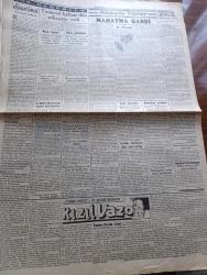 Cumhuriyet Gazetesi - 19 Birincikanun (Aralık) 1940 - Fransız Muamması Yazan Yunus Nadi Başmakale - Örfi İdare 3 Ay Daha Yemdir Edilmesi Muhtemeldir - Örfi İdare Komutanı Korgeneral Ali Rıza Artunkal - Almanya İtalya'ya Yardım Yerine İngiltere'ye Taarruzu Tercih Ediyormuş - Almanya Lavali Tahliye Ettirdi - İngiliz Motorlu Fırkalarına Mensup Bir Zırhlı Otomobil Taburu Fotoğraf - İtalyan Havacılığı İflas Etmiş Bir Vaziyete Düşürüldü - Bardia Etrafında Çok Şiddetli Muharebeler Olmaktadır - Arnavutluk Harekât Sahasından Gelen Yeni Resimler - Namık Kemal'in 100. Doğum Yılı - Lord Dunfsany'nin Beyoğlu Halkevinde Verdiği Konferans - Küçük Hikaye Bir Dilenciye Borçluyum Yazan Ahmet Hidayet - Kızıl Vazo Yazan Peride Celal Yazı Dizisi - Mahatma Gandi Yazan Hamdi Varoğlu - Ahali Mübadelesi 110 Bin Rumen  Ve 60 Bin Bulgar Memleketlerine Gönderildi - Bektaşinin Hesabı Yazan Burhan Felek - Rochell Hudson Ve Mister Moto Mahkumlar Adasında Fotoğraf - Hollywood'da 20 Milyon Dolara Yapılan Film
