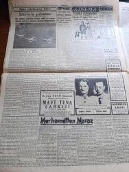 Cumhuriyet Gazetesi - 19 Birincikanun (Aralık) 1940 - Fransız Muamması Yazan Yunus Nadi Başmakale - Örfi İdare 3 Ay Daha Yemdir Edilmesi Muhtemeldir - Örfi İdare Komutanı Korgeneral Ali Rıza Artunkal - Almanya İtalya'ya Yardım Yerine İngiltere'ye Taarruzu Tercih Ediyormuş - Almanya Lavali Tahliye Ettirdi - İngiliz Motorlu Fırkalarına Mensup Bir Zırhlı Otomobil Taburu Fotoğraf - İtalyan Havacılığı İflas Etmiş Bir Vaziyete Düşürüldü - Bardia Etrafında Çok Şiddetli Muharebeler Olmaktadır - Arnavutluk Harekât Sahasından Gelen Yeni Resimler - Namık Kemal'in 100. Doğum Yılı - Lord Dunfsany'nin Beyoğlu Halkevinde Verdiği Konferans - Küçük Hikaye Bir Dilenciye Borçluyum Yazan Ahmet Hidayet - Kızıl Vazo Yazan Peride Celal Yazı Dizisi - Mahatma Gandi Yazan Hamdi Varoğlu - Ahali Mübadelesi 110 Bin Rumen  Ve 60 Bin Bulgar Memleketlerine Gönderildi - Bektaşinin Hesabı Yazan Burhan Felek - Rochell Hudson Ve Mister Moto Mahkumlar Adasında Fotoğraf - Hollywood'da 20 Milyon Dolara Yapılan Film