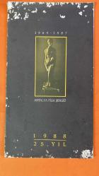 ANTALYA FİLM ŞENLİĞİ DERGİSİ - MAYIS HAZİRAN 1964 - EKİM 1964 - HAZİRAN 1967 - HAZİRAN 1988 - EKİM 1988 AŞK VE KİN - KEŞANLI ALİ DESTANI - KARANLIKTA UYANANLAR - GURBET KUŞLARI - ACI HAYAT - AĞAÇLAR AYAKTA ÖLÜR - YARIN BİZİMDİR - ANKARA EKSPRESİ - ÖLECEKSEK ÖLELİM - PAMUK PRENSES VE YEDİ CÜCELER - HASRET - AH GÜZEL İSTANBUL - GÜL HASAN - BEREKETLİ TOPRAKLAR ÜZERİNDE - DERYA GÜLÜ - HAZAL - ZALİMLER - HUDUTLARIN KANUNU - BİR MİLLET UYANIYOR - GÜZEL BİR GÜN İÇİN - ÇALIKUŞU - AY DOĞARKEN - BİR DAMLA SUYUN HİKÂYESİ FATMA GİRİK - FİKRET HAKAN - TÜRKAN ŞORAY - YILDIZ KENTER - ULVİ URAZ - İZZET GÜNAY - FİLİZ AKIN - SUNA SELEN - SADRİ ALIŞIK - MENDERES UTKU - MERAL ORHONSAY - İHSAN YÜCE - MERAL ÇETİNKAYA - YAMAN OKAY - YILMAZ DURU - YILMAZ GÜNEY - ALİYE RONA - EROL GÜNAYDIN - HALİT REFİĞ - ATIF YILMAZ - ERTEM GÖREÇ - VEDAT TÜRKALİ - GANİ TURANLI - NEDİM OTYAM - BULENT ORAN - CENGİZ TACER - SALİH DİKİŞÇİ - TUNCEL KURTİZ - NURETTİN SEZER - BEHLUL DAL - HÜSEYİN KARAKAŞ - HALDUN DORMEN – 60 SAYFA