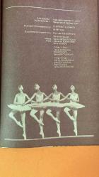 İSTANBUL FESTİVALİ DERGİSİ - 1981 NATALIA BESMERTNOVA - ALEKSANDR BOGATIROV - BORIS AKIMOV - TATYANA KRASINA - MARIA BILOVA - GALINA PRITVOROVA - ALLA ALEXANDROVA - IRINA VOZIANOVA - OLGA GOLOVA - LARISA OHOTNIKOVA - RUHI AYANGİL - ABDÜLKADİR MERAGI - ŞERİF - TANBÛRÎ CEMİL BEY - MÜNİR NUREDDİN BEKEN - YALÇIN TURA - HÜSEYİN SADETTİN AREL - FIRAT KIZILTUĞ - MES'UD CEMİL - VECDİ SEYHUN - SELAHADDİN İÇLİ - FRANK MEADOW SUTCLIFFE KUĞU GÖLÜ BALESİ - NİHAVEND-İ KEBİR KÂR - MAHÛR KÂR - HAYDERÎNAME - RAST KÂR-İ MUHTEŞEM - RAST NAKS - MAHÛR PEŞREV - FERAH FEZA SAZ SEMAÎSİ - DÜĞÜN - AŞK-I MEMNÛ - PUSELİK ŞARKI - ONBİR-BİR'DEN ÜÇ-BİR - NIHAVEND FANTEZİ - BİR DESTAN - HASRET - 114 SAYFA