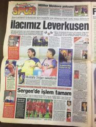 GÜNEŞ GAZETESİ - 4 EKİM 2001 - ASENA: ''BENİ ÖLDÜRECEKLER'' İBRAHİM TATLISES'İN TERK ETMESİ SONUCU ASENA BUNALIMA GİRDİ - BUNU MİLLET AFFETMEYECEK - YILLIK ENFLASYON 61.8'E YÜKSELDİ - HEMŞİRELERİN HAYATI - AFGANİSTAN'A 50 BİN ABD'Lİ ASKER GİRECEK - USAME BİN LADİN TİPİNİ DEĞİŞTİRDİ - MEMURA YÜZDE 5.9 ZAM - TAYYİP ERDOĞAN VEKİL OLAMIYOR - AŞKUN NUR YENGİ BAŞROLÜ KAPTI - YEŞİL KARTTA PATLAMA - SAHTE MALİYECİLER - MAHMUT PELİT & BİRSEN PELİT ÇİFTİ BOŞANMA KAVGASI - KAHRAMAN YILMAZCAN - TOMBUL NATAŞA GUNEL JAHANGIROVA FRENGİLİ ÇIKTI - SEDEF ERBİL, YILIN GELİNİ, MEHMET ALİ ERBİL - DERİN MERMERCİ - YAĞMUR ÜNAL - VEKİLLER KENDİLERİNE KIYAK GEÇTİ, TANSU ÇİLLER - RAUF DENKTAŞ: TÜRKLERİ ZEHİRLEMEK İSTEDİLER - YAŞAR ÖZAY - TAM FESTİVAL, ATİLLA SARAL, RELITZE BALEVA - BİNNAZ AVCI, ŞEBNEM ÖZİNAL, AÇELYA AKKOYUN - İRAN'DA KAYBOLAN BEBEĞİ AYI EMZİRİP ÖLÜMDEN KURTARDI - JENNIFER LOPEZ - EMMY'E TERÖR DARBESİ - BLAIR'IN OĞLU HIRSIZ DÖVCÜ