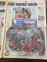 GÜNEŞ GAZETESİ - 4 EKİM 2001 - ASENA: ''BENİ ÖLDÜRECEKLER'' İBRAHİM TATLISES'İN TERK ETMESİ SONUCU ASENA BUNALIMA GİRDİ - BUNU MİLLET AFFETMEYECEK - YILLIK ENFLASYON 61.8'E YÜKSELDİ - HEMŞİRELERİN HAYATI - AFGANİSTAN'A 50 BİN ABD'Lİ ASKER GİRECEK - USAME BİN LADİN TİPİNİ DEĞİŞTİRDİ - MEMURA YÜZDE 5.9 ZAM - TAYYİP ERDOĞAN VEKİL OLAMIYOR - AŞKUN NUR YENGİ BAŞROLÜ KAPTI - YEŞİL KARTTA PATLAMA - SAHTE MALİYECİLER - MAHMUT PELİT & BİRSEN PELİT ÇİFTİ BOŞANMA KAVGASI - KAHRAMAN YILMAZCAN - TOMBUL NATAŞA GUNEL JAHANGIROVA FRENGİLİ ÇIKTI - SEDEF ERBİL, YILIN GELİNİ, MEHMET ALİ ERBİL - DERİN MERMERCİ - YAĞMUR ÜNAL - VEKİLLER KENDİLERİNE KIYAK GEÇTİ, TANSU ÇİLLER - RAUF DENKTAŞ: TÜRKLERİ ZEHİRLEMEK İSTEDİLER - YAŞAR ÖZAY - TAM FESTİVAL, ATİLLA SARAL, RELITZE BALEVA - BİNNAZ AVCI, ŞEBNEM ÖZİNAL, AÇELYA AKKOYUN - İRAN'DA KAYBOLAN BEBEĞİ AYI EMZİRİP ÖLÜMDEN KURTARDI - JENNIFER LOPEZ - EMMY'E TERÖR DARBESİ - BLAIR'IN OĞLU HIRSIZ DÖVCÜ