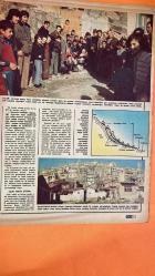 HAYAT DERGİSİ - 17 ŞUBAT 1977 KAPAK: GÖNÜL YAZAR - CEMAL BIYEDİÇ - KRALİÇE ALİYE - BAHATTİN TUKAN VEZİRAĞA KAYMIYOR HALİÇ DE KAYIYOR - SETBAŞI ÇAĞLAYANI VE MUDANYA MİNİ TRENLERİ - 60 YIL ÖNCEKİ BURSA - KANDİLLİ KIZ LİSESİ - YEŞİLKÖY HAVALİMANI IŞIKLANDIRILDI - TV İNSANLARI SUÇA MI YÖNLENDİRİYOR - KATİL BALİNALAR - KIRLIAN FOTOĞRAF METODU - ÇİN SERGİSİ - MAJORKALI ŞAİR - YAĞMUR KRALI (8) - BİSİKLETLE DÜNYA TURU (3) - FATMA ALİYE HANIM (8) - ÜNLÜ MİLYARDERLER (3) - HAYVANLARDA AŞK (8) - MUCİZE BEBEK - GÖKSU’DAN - BİR AYDA ÜÇ KAZADA ÜÇ ÖNEMLİ KİŞİ ÖLDÜ - YENİ İCATLAR HAYAT - BURSA - İSTANBUL - İZMİR - HALİÇ - SETBAŞI - MUDANYA - KANDİLLİ KIZ LİSESİ - YEŞİLKÖY - CAĞALOĞLU - TV - ULUDAĞ - ÜRDÜN - TİFDRUK MATBAACILIK - MART-NİSAN TAKVİMİ - MAJORKA - EBU DAVUT - CHARLES AZNAVOUR - TAHA TOROS - ŞEVKET RADO HER İŞİN BAŞI PARA - AZNAVOUR'UN ARABALARI - DÜNYAYA TÜRKLERİN TANITTIĞI İÇECEK: KAHVE - İSTANBUL SOKAKLARININ HALİ YÜREKLER ACISI - VEZİRAĞA MAHALLESİ'NDE KAYMA TEHLİKESİ NEWSWEE - 62 SAYFA