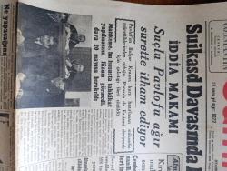 Cumhuriyet Gazetesi - 14 Mayıs 1942 - Ne Yapacağını Bilemeyen Avrupa Cumhuriyet Başmakale - Bulgar Kralına Suikast Davasında Duruşma Safhası Bitti - İddia Makamı Ağır Surette İtham Ediyor - Ankara Cumhuriyet Muddeiumumisi Cemil Altayla Başmuavini Kemal Bora Fotoğraf - Alman Harp Tebliği Kısımdaki Muharebe Sona Erdi - Kırım'da Rus Müdafaa Hattıyla Alman Taarruzunun İstikametini Gösterir Harita - Sovyet Harp Tebliği Kerç'teki Muharebe Devam Ediyor - Yahya Galip Kargı'yı Kaybettik - Uzakşark Harbi Japonlar Yunnandan Atıldılar - Libya Hareketinden Bir Sahne - Ordular Çarpışırken Filmi Elhamra - Gizli Emir Bu Akşam Lale - Aktör Köpek Davası - Galatasaray Lisesinde Müsamere - Sızı Yazan Mükerrem Kamil Su Yazı Dizisi - Organizasyon Yazan Burhan Felek Köşe Yazısı - 19 Mayıs Bayrağı Erzincan'da - Markiz Pastanesi Yarın Açılıyor - Hasan Tırnak Cilaları