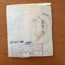 BEYAZ PERDENİN PRENSİ, YEŞİLÇAM'IN YILDIZ OYUNCUSU SALİH GÜNEY'İN ORİJİNAL 3'LÜ FOTOĞRAF SETİ - 18 x 12 cm ve 12 x 10 cm EBADINDA - BIÇAKLANMA OLAYININ 1 YIL SONRASINDA SALİH GÜNEY ve KUZEY VARGIN'IN BARIŞTIĞI ANLARA AİT 2 FARKLI FOTOĞRAF ve 1 GAZETE SAYFASININ ÇEKİLMİŞ FOTOĞRAFI, 1974