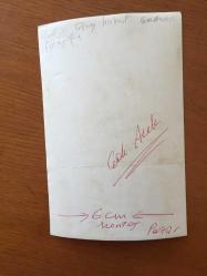 BEYAZ PERDENİN PRENSİ, YEŞİLÇAM'IN YILDIZ OYUNCUSU SALİH GÜNEY'İN ORİJİNAL 3'LÜ FOTOĞRAF SETİ - 18 x 12 cm ve 12 x 10 cm EBADINDA - BIÇAKLANMA OLAYININ 1 YIL SONRASINDA SALİH GÜNEY ve KUZEY VARGIN'IN BARIŞTIĞI ANLARA AİT 2 FARKLI FOTOĞRAF ve 1 GAZETE SAYFASININ ÇEKİLMİŞ FOTOĞRAFI, 1974
