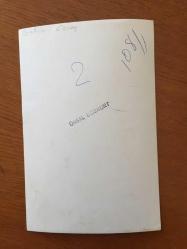 BEYAZ PERDENİN PRENSİ, YEŞİLÇAM'IN YILDIZ OYUNCUSU SALİH GÜNEY'İN ORİJİNAL 2'Lİ FOTOĞRAF SETİ - 18 x 12 cm EBADINDA - SALİH GÜNEY ve DENİZ GÖKÇER'İN AĞACIN ALTINDA ÇEKİLMİŞ 2 FARKLI FOTOĞRAFI, SALİH GÜNEY ve DENİZ GÖKÇER 1971 YILINDA ''AŞK HİKAYESİ'' ADLI FİLMDE BİRLİKTE BAŞROL OYNADILAR