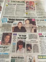 HÜRRİYET KELEBEK GAZETESİ KELEBEK EV GAZETESİ DOĞUM GÜNÜ GAZETESİ - 10 ARALIK 1988 -Memo-Mesut Çakarlı-Didem Bülbül-Üç Yabancı-Azize Bergin-Alpago-Metin Soysal-Fikret Kol-Bizimkiler-Fatoş-Güngörmüşler-Dedektif Nik-Ben hiç yaşamadım ki filmi-Gülşen Bubikoğlu-Cüneyt Arkın-Yılmaz Zafer-Nilüfer Öz-Kerem yılmazer-burçlar-doktorlar-Erich Segal-azize bergin-Cemal Dündar-Mokok-günün adamı-Ali Poyrazoğlu-Ayşegül köz Özdemir-alçı manken yaprak canlandı-Sinan Özalkan-Mazhar Alanson-Yaprak Özdemir-Profesör doktor aytuğ Akkor-yayalar aşkta hızlı-davranışın dili vardır-en uzun gün-duygu Ankara-Dick clement-hümeyra ve durul gence-Vera miles-sam elliot-Barış Manço-Adile Naşit-Münir Özkul-Melek Hanım’ın fendi