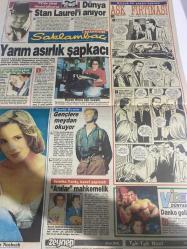 SAKLAMBAÇ TV GAZETESİ DOĞUM GÜNÜ GAZETESİ  - 24 EYLÜL 1990 -Şiva Gerede-Türkan Şoray-Atilla Saral-Uğur Polat-İsmet İnönü-pıtırcık Akerman-Zuhal Olcay-Türkan Soray-Cihan Ünal-Kadir İnanır-altın portakalın gençleri-Cemal Reşit-Katip Çelebi öldü-saçın bakımı-bekar anneleri üç çıldırtan sözcükler-ergün köknar-istasyon büfesi kasiyer-güzin abla-güzellik kaynağı vitaminler- Kemal Sunal-Semra Özdamar-Tarık Akan-Nur sürer-Aşk fırtınası-David Bowie-Orhan Önal-Yakup kamer-Mehmet köymen-Stan Laurel