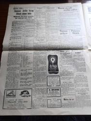 Bayram Gazetesi - 27 Ekim 1947 - Hürriyet Nasıl Kök Tutar Yazan Ahmet Emin Yalman - Türk Topraklarından Fedakarlık Yapılmaz - General Eisenhower'in Beyanatı - Celal Bayar İneboluda - Türkiye'nin Uzak Doğu'da En Candan Dostu Pakistan - Sporcularımızın İran'da Zaferi - Güreşçilerimiz Bütün Rakiplerini Tuşla Yendi - Futbol Takımımız 10 1 Takip Geldi - Şeref Stadında Galatasaray Beşiktaş Maçında İki Heyecanlı An Fotoğraf - Koleraya Karşı Mücadele Devam Ediyor - 5 Dakika 5 Saniyede 5 Arap Memleketinin 5 Payitahtı - 1948 Ebüzziya Duvar Takvimi - Emirin Kızı Leyla Bugün Bayram Şerefine Elhamra Sinemasında - Boğazın İncisi Canlı Balık - Mısırın En Sevilen Aktristi Raika İbrahim Fotoğraf - Tarzan Geliyor Fotoğraf - Joan Fontaine Fotoğrafı - Dorothy Lamour Fotoğraf - Rita Corday Paul Croset Oldu Fotoğraf - Türkiye İmar Bankası - General Electric Ampul - Philips Ampul