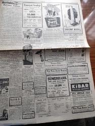 Cumhuriyet Gazetesi - 24 Ekim 1950 - Muallim davası Cumhuriyet Başmakale - Demokrat Parti istişari Kongresi sona erdi - Kore'deki Savaş birliğimiz şimdilik cenupta kalıyor - Türk askeri heyeti azaları cephede fotoğraf - Birleşmiş Milletler'in 5.  yıldönümü - Yüksek Öğretmen Okulu dün törenle açıldı - sayın neticeleri iki üç güne kadar ilan edilecek - Atina'da  açılan Türk ressamları sergisi fotoğraf - yeni Sovyet başkonsolosluğu Petrov Vali Fahrettin Kerim Gökay'ı ziyaret etti - karanlık oda yazan Peride Celal yazı dizisi - Batı Almanya'nın silahlandırılması - zümrelerin galebesi yazan Burhan Felek - hep o masal yazan Kemal Ragıp enson yazı dizisi - Türkiye yüzme birincilikleri yazan Suat Erler  - Türkiye yüzme şampiyonlarından Haldun İşmen Ve Süha Erler Fotoğraf -şehzadebaşı'nda yeni modern Turan sineması - Kahraman Yahudi Yıldız ve İnci sinemalarında - Türk Mısır milli maçını radyo verecek - 1950 1951 Yunus Nadi Mükafatı Milli Mücadeleye Ait Bir Hatıra Rahime Onbaşı