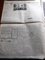 Cumhuriyet Gazetesi - 28 Ekim 1950 - siyasi hayatiyet Cumhuriyet başmakale - memleketimizin nüfusu 20,902,628 'e Yükseldi - Kore'deki birliğimiz savaşlara giriyor - birliğimiz Kore'de Pusan limanına ayak basarken fotoğraf - Kore'deki birliğimizi karşılayanlardan Kore komisyonu delegemiz Dr Kamil İdil Fotoğraf - Türk Amerikan dostluğu - Şehir Meclisi ilk çalışma devresini Dün İkmal etti - bugün karşılaşacak olan Türk Mısır milli takımları Atina'da yaptıkları maçtan evvel fotoğraf - İstanbul'da Cumhuriyet bayramı hazırlıkları fotoğraf - Muammer Karaca opereti maksim'de - tiyatromuzun ana davaları yazan Reşat Nuri Güntekin - Madde 103 yazan A. Adnan Adıvar - karanlık oda yazan Peride Celal yazı dizisi - Hindistan Tibet'in işgalini protesto etti - iki gencin ziyareti yazan Burhan Felek - hep o masal yazan Kemal Ragıp Enson yazı dizisi - polis prevantoryumu dün açıldı fotoğraf - milletlerarası basketbol karşılaşmaları - İstanbul Belediyesi Şehir Tiyatroları Dram Kısmında Don Juan