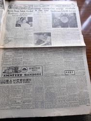 Cumhuriyet Gazetesi - 6 Eylül 1954 - tarihe karışan proje yazan Nadir Nadi Başmakale - Yunanistan Kıbrıs için Arap devletlerinden yardım istedi - NATO askeri tatbikatı - Cumhurbaşkanı Celal Bayar ve Mareşal Tito Dün belgrad'da yapılan Geçit resmini seyrederken fotoğraf - Kızıl Çin milliyetçilere karşı taarruza geçti - Fenerbahçe Beyoğlusporu 6 0 Yendi Fotoğraf - Beşiktaş Adaleti 4 0 Yendi - ankara-izmir bisiklet yarışları - Selçuk isimli Türk vapuruna beyrut'ta haciz kondu - Adsız Sultan yazan Kemal Ragıp yazı dizisi - Pazartesi konuşmaları yazan Bedri Rahmi Eyüboğlu - tütünün kanserle alakası yok - sade suya yazan Burhan Felek - Cibali Karakolu Yarın akşam Kadıköy Yoğurtçuda - Ford tahvillerini satıyor - Churchill'e göre üçüncü Dünya Harbi ilan edilmeden başlayabilir - Film Yıldızı Neriman Köksal Puro Tuvalet Sabunu Kullanıyor - Vefa Eyüp takımını 5 0 Yendi - çıplaklar cemiyetinde Neler Gördüm yazan Feyyaz Tokar yazı dizisi - Bayan İhsan Solok Cevdet kudret'i anlatıyor röportaj