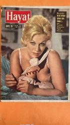 HAYAT DERGİSİ - 13 EYLÜL 1962 KAPAK : KIM NOVAK - GUNTHER SACHS - PRENSES SÜREYYA - MARILYN MONROE - GEORGE BIDAULT - CHARLES DE GAULLE - LADY BIRD JOHNSON - LYNDON JOHNSON - CLAUDIA ALTA TAYLOR JOHNSON - MEVHIBE İNÖNÜ - İNCİ PİRİNÇÇİOĞLU - TİFDRUK MATBAACILIK - TÜRBEDAR SOKAK - ÇATALÇEŞME SOKAK - AYDINLIK HAN - İZMİR CADDESİ - YARINKİ DÜNYAMIZ NASIL OLACAK - MARILYN'DEN SONRA SIRA KİMDE - YALNIZDILAR - AŞK GÜZEL ŞEY - KENDİNDEN GEÇMİŞTİ - KATALOGDAN MODEL SEÇİYOR - SOĞUK SU ŞELALESİ ALTINDA - DÖVMECİ JACK - KOPENHAG - YEDİNCİ MİLLETLERARASI KÜLTÜR FESTİVALİ - TMTF - ALMAN - FRANSIZ - TUNUSLU - BELÇİKALI - MADAGASKARLI - İNGİLİZ - İSRAİLLİ - YUGOSLAV - TÜRK - BURÇ YORUMLARI - KOÇ BURCU - BOĞA BURCU - İKİZLER BURCU - YENGEÇ BURCU - ASLAN BURCU - BAŞAK BURCU - TERAZİ BURCU - AKREP BURCU - YAY BURCU - OĞLAK BURCU - KOVA BURCU - BALIK BURCU - BU GÜNKÜ DÜNYA - CEZAYİR - FRANSA - PARİS - SAIDA - COLOMBEY-LES-DEUX-ÉGLISES - CITROEN - FERRARI - CANNES - TWIST GECESİ - KAISERPRESS -  - 30 SAYFA