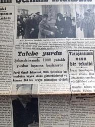 Cumhuriyet Gazetesi - 21 Mart 1942 - yarınki Avrupa'nın müşkülatı Cumhuriyet Başmakale - milli şefimiz İsmet İnönü İstanbul'u şereflendirdiler - Milli Şef İsmet İnönü'nün İstanbul'u teşriflerinden intibalar fotoğraflar - Şehzadebaşı'nda bin yataklı talebe yurdunun inşasına başlanıyor - Berlin büyükelçimiz Hüsrev Gerede Dün Almanya'dan geldi - Tas ajansının uzun bir tekstili İran Azerbaycanının ilhakı Rus kıtalarının Cenuba yürüdükleri yalan - şark cephesi harekatı leningrad müdafileri taarruza geçti - Japon harp tebliği İtalya'ya göre iki Japon filosu ve gemi kafileleri asker ihraç etmek üzereler - Japon donanmasından toplu manzaralar - Kızıl bir Alman tayyaresi karlı ovaya İniş yapmak üzere fotoğraf - İbrahim Özgür Süreyya salonlarındaki danslı çay matinelerinde - yıkılan yuva filmi Taksim sinemasında - çoban mehmet'le Mustafa profesyonel olurlarsa sıkılmamalıyız yazan Eşref Şefik - küçük hikaye hırsızların peşinde yazan Peride Celal - Türk coğrafya Kurumu tesis edildi - Anıtkabir