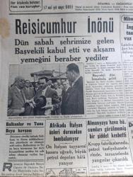 Cumhuriyet Gazetesi - 4 Ağustos 1940 - Balkanlar ve Tuna Boyu Havzası yazan Yunus Nadi Başmakale - Reisicumhur İsmet İnönü dün sabah İstanbul'a gelen başvekil Refik Saydam'ı kabul etti - Nüfus Sayımı Nümerotaj İşi Hemen Her Tarafta Bitti - Başvekalet istatistik Umum Müdürü  Celal Aybar - dost Yunanistan bugün Metaksas Rejiminin 4. yılını kutluyor - Afrika'da İtalyan üsleri durmadan bombalanıyor - Almanya'ya haber hücumları görülmemiş bir şiddet kesbetti - Von Papen bugün sofya'dan geliyor - Dün Moda koyunda Yelken yarışları yapılmıştır fotoğraf - uçuşa hazırlanan ağır bir İngiliz bombardıman tayyaresi fotoğraf - İzmir fuarı 20 Ağustos'ta açılacak olan sergide hummalı bir faaliyet var - Pazardan pazara yazan Server Bedi - Yasemin Dalları Yazan Server Bedi Yazı Dizisi - atletizm birincilikleri Fenerbahçe stadında yapılacaktır - İngiltere Amerika'dan ayda 300 Tayyare alıyor - Sadi Tek Tiyatrosu Bu Gece Taksim Altıntepe Bahçesinde Karım Kaynanam - Ekzamin Egzama İlacı - Safiye Ayla