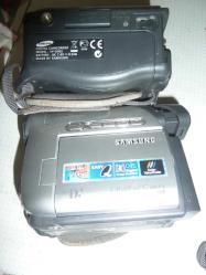 SAMSUNG MİNİ DV KAMERA 7 ADET SADECE BİRİ ADAPTÖRLE ÇALIŞIYOR DİĞERLERİ ARIZALI+1 ADET ŞARJ ADAPTÖRÜ+4 ADET BATARYA+10 ADET KASET