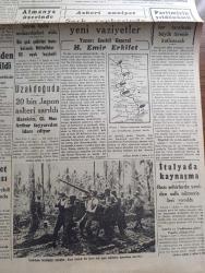 Cumhuriyet Gazetesi - 8 Eylül 1943 - anahtar kimde yazan Nadir Nadi Başmakale - Parti grubunda hariciye vekili Numan Menemecioğlu Dün 2 saat süren beyanatta bulundu - Şarkta Sovyet ilerleyişi - Donetz Ve Harkof kesimlerinde çok şiddetli savaşlar oluyor - Almanya üzerinde evvelki gece büyük hava muharebeleri oldu - Cenubi İtalya'da yeniden 12 kasaba işgal edildi - Uzakdoğu'da 20.000 Japon askeri sarıldı - askeri vaziyet yazan Emekli General H. Emir Erkilet Yazı Dizisi - Uzakdoğu harbiden resimler - İtalyan ordularının kumandasını eline alan Veliaht Prens Umberto - Münir Nurettin Selçuk Tepebaşı belediye bahçesinde - vur patlasın revüsü Şehzadebaşı Turan tiyatrosunda - Ali Baba'nın rüyası Saray sinemasında - Topuzun Kısmeti Yazan Mahmut Yesari Yazı Dizisi - Roji Szabo Konseri - Türkiye spor ansiklopedisi - Ruslara göre 2 aylık Alman kaybı - Safiye Ayla yalnız Kadıköy İnci Gazinosunda - Suzan Yakar her akşam Taksim kristalde - bugünkü radyo programı - Erler Türk Anonim Şirketi