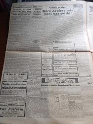 Cumhuriyet Gazetesi - 8 Eylül 1943 - anahtar kimde yazan Nadir Nadi Başmakale - Parti grubunda hariciye vekili Numan Menemecioğlu Dün 2 saat süren beyanatta bulundu - Şarkta Sovyet ilerleyişi - Donetz Ve Harkof kesimlerinde çok şiddetli savaşlar oluyor - Almanya üzerinde evvelki gece büyük hava muharebeleri oldu - Cenubi İtalya'da yeniden 12 kasaba işgal edildi - Uzakdoğu'da 20.000 Japon askeri sarıldı - askeri vaziyet yazan Emekli General H. Emir Erkilet Yazı Dizisi - Uzakdoğu harbiden resimler - İtalyan ordularının kumandasını eline alan Veliaht Prens Umberto - Münir Nurettin Selçuk Tepebaşı belediye bahçesinde - vur patlasın revüsü Şehzadebaşı Turan tiyatrosunda - Ali Baba'nın rüyası Saray sinemasında - Topuzun Kısmeti Yazan Mahmut Yesari Yazı Dizisi - Roji Szabo Konseri - Türkiye spor ansiklopedisi - Ruslara göre 2 aylık Alman kaybı - Safiye Ayla yalnız Kadıköy İnci Gazinosunda - Suzan Yakar her akşam Taksim kristalde - bugünkü radyo programı - Erler Türk Anonim Şirketi