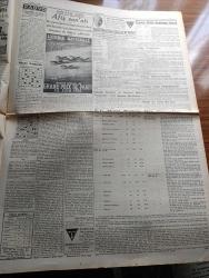 Cumhuriyet Gazetesi - 8 Temmuz 1940 - inkılap Türkiye'sinin yaptıkları ve yapacakları yazan Yunus Nadi Başmakale - iskenderiye'deki Filo teslim oldu - Fransız gemilerinin silahı alındı - Fransız başvekili muavini Laval yeni ihtilal beyannamesini hazırladı - İngiliz hava akımları Tobruk'ta İtalyan harp gemileri tahrip edildi - Almanya yunanistan'la da Ticaret Anlaşması yaptı - Fenerbahçe Beşiktaş'ı 5-2 yendi fotoğraf - Galatasaray'da Vefayı  yendi - Suriye'de muhalefet lideri Abdurrahman Şehbender katledildi - Hitler dün Ciano ile 2 saat süren bir mülakat yaptı - Tarihte Türkler ve İngilizler Yazan Ziya Şakir yazı dizisi - boğazda şirketi hayriye'nin 68 ve 54 numaralı vapurları çarpıştı fotoğraf - Florya plajları günden itibaren belediye tarafından işletilmeye başlandı - Alman beyaz kitabı - Monroe ve Doktrini Yazan Fikri Süleyman - yüzme müsabakaları - Yasemin dalları yazan Server Bedi Yazı Dizisi - afiş sanatı - bugünkü radyo programı - çapamarka - Ademi iktidar için Hormobin