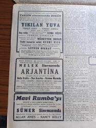 Cumhuriyet Gazetesi - 22 Mart 1942 - Cevapsız Sualler Cumhuriyet Başmakale - Nevruz günü baskı yapan kara kış - karlar altında kalan Galata köprüsü'nün görünüşü - Japon harp tebliği birmanya'da ileri hareket devam ediyor - Amerika'nın muhtelif cephelere sevk ettiği son sistem ağır tanklardan fotoğraf - bomba muhakemesi 1 Nisan'da Ankara ağırceza mahkemesinde başlayacak - Anıtkabir jüri azaları dönüyor - Mısır başvekili Nahas Paşaya bir talebe kurşun attı başvekile bir şey olmadı - şark cephesinden resimler - Taksim sinemasında bugün yıkılan yuva başrolde Fatma Rüştü - arjantina filmi Melek sinemasında - Spengler'in felsefesi yazan Ziyaeddin Fahri - Milli korunma mahkemesi Dün ilk kararını verdi - sızı yazan Mükerrem Kamil Su Yazı Dizisi - bugün Edirne'de yapılacak kır koşusu - Erna Sack'ın Bugünkü Konseri - Şen Şapka Sultanhamamda - bugünkü radyo programı - izona saç sabunu - borsa