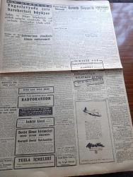 Cumhuriyet Gazetesi - 25 Eylül 1943 - faşist İtalyan hükümeti yazan Nadir Nadi Başmakale - denizaltı harbi tekrar başladı - hücuma uğrayan bir nakliye gemisine tam isabet fotoğraf - Kızılordu Dinyeper'de - şark cephesindeki harekatta tamamıyla harap olan bir tank ve mevziler fotoğraf - Edouard Herriot Öldü - müttefik askerleri İtalyan sahillerini mayınlardan temizliyor fotoğraf - Salerno'nun şimalinde Alman mukavemeti - askeri vaziyet şark cephesinde Alman Ricati yazan emekli general H. Emir Erkilet - Almanya'ya ağır hava akınları gene başladı - Münir Nurettin Selçuk Ben Mualla Gökçay bu akşam Tepebaşı belediye bahçesinde - Sezarın panejirigi 1919 İtalyan Anarşisi yazan Şükrü Kaya - Adalar şarkısı Melek sinemasında - kadın kasabı filmi elhamra'da - yugoslavya'da çete hareketleri büyüyor - Hamiyet Yüceses Cağaloğlu çiftesaraylar bahçesinde - Galatasaray'ın Kongresi - Selahattin Almay istanbulspor'a antrenör oldu - Fenerbahçe Beykoz maçı - Galatasaray Anadolu Hisarı maçı - Nubar Tekyay