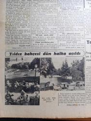 Cumhuriyet Gazetesi - 19 Eylül 1943 - İngiliz politikası yazan Nadir Nadi Başmakale - Almanlar Salernoda geri çekiliyorlar - müttefikler üç küçük adayı işgal ettiler - şimali İtalya'da iç durum yeniden karışıyor - Mussolini dün gece İtalyan milletine hitap etti fotoğraf - yeni gine'de harekata sahne olan bölgeleri gösterir kabartma harita - yeni gine'de lae üssü de zapt edildi - Almanlar Kief'i müdafaaya hazırlanıyor - Yıldız bahçesi dün halka açıldı fotoğraf - Dil iskelesinde yeni yapılan köprüden dün İlk tren geçerken fotoğraf - varlık vergisinden kimler muaf tutulacak - merhum kimyager İbrahim ethem'in cenazesi - Münir Nurettin Selçuk ve Mualla Gökçay Tepebaşı belediye bahçesinde - erkek düşmanı filmi bugün Saray sinemasında - topuzun kısmeti yazan Mahmut Yesari yazı dizisi - birinci sınıf operatör Doktor Cafer Tayyar Kankat - Hayriye Lisesi kayıt ilanı - Raşit Rıza tiyatrosu çemberlitaş sinemasında - Eterna İsveç saati - Universal kronograf saatleri gelmiştir arlon saat mağazası