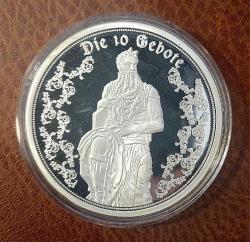 Tanrı'nın 10 Emri/Hz. Musa Temalı, Seri Madalyon Üzerinde... 1. Emir; 