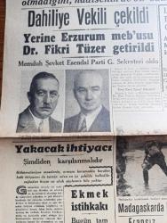 Cumhuriyet Gazetesi - 7 Mayıs 1942 - yakacak ihtiyacı yazan Yunus Nadi Başmakale - suikast davasında  Pavlof'un iddiaları fotoğraf  - Laval berlin'e gidiyor - dahiliye vekili Faik öztırak çekildi yerine Erzurum mebusu Doktor Fikri Tüzer getirildi - Memduh Şevket Esendal Parti genel sekreteri oldu - Ekmek İstihkakı Bugün tam verilecek - Madagaskar harekatı'nda faaliyet gösterdikleri bildirilen İngiliz komandoslarından birisi çıkarma esnasında fotoğraf - Madagaskar'da Fransız mukavemeti - uzakşark harbi Corregidor teslim oldu - merhum Ali Suavi için 20 Mayıs günü halkevinde alınacak - hamlet davası Muhsin Ertuğrul'un açtığı hakaret davasında Celaleddin Ezine beraat etti - üniversite rektörü Cemil Birsel Ankara'ya gitti - kadın ve şeytan bu akşam Lale sinemasında - perili ev bu akşam Saray sinemasında - kabuslar içinde ve Beyaz kelebek filmi Taksim sinemasında - Fenni sünnetçi Emin Fidan - bugünkü radyo programı - Deva ağrı kesici - Borsa