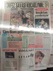 Süper Tan Haftalık Magazin ve Siyasi Aktüalite Gazetesi - 15 Kasım 1992 - Süleyman Demirel - Arkamda güçlü kişiler var - Serpil Alkan - Rahmi Koç - Sevtap Demiroğulları - Emel Çelik - Selmin Alponat - Hülya Mecilli, Ankara'nın başına bela oldu - Ölümün Sıcak Yüzü çizgi romanı - Haldun Sevel - Süper Tan'cıların Uydu Kanalı - Nurettin'in tramvayı yoldan çıktı - Yasemin Yalçın'dan dava - Rüzgara Karşı - Engin Şeremet - Maydanoz - Thierry Laroche - Ekran Çıldırdı - Dansözlü Gece - Leyla Adalı - Ozan Orhon - Muazzez Ersoy - Cem Karaca - Korkunç Tatil filmi - Körfez savaşı Kocaeli'nin - Beşiktaş yenilmiyor - Bedmen: Kötü Adam fotoromanı - Yavuz Karakaş - Sedat Özen - Hülya Ertan - Fadıl Öz - Sevtap, Avrupa'nın En Güzel Türk Kızı - Gonca Çalhan - Deniz Altıner - Sermin Yaman - Seval Şafak - Sevgi Hafızoğlu - Dilek Turkayık - Berna Çpın - Birsen Bakkaloğlu - Şule Kırmızıbayrak - Kumsal Altıner - Pelin Dursun - Selda Akyıldız fotoğraf ve haberi - Tam Takım Gazete