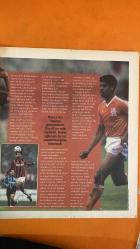 FUTBOL DERGİSİ - 22 HAZİRAN 2007 FRANK RIJKAARD - NIALL QUINN - GHEORGHE HAGI - OZAN INCE - VAN BREUKELEN - RUDI VÖLLER - GUUS HIDDINK - RONALD KOEMAN - JOHAN NEESKENS - JOAN LAPORTA - JOHAN CRUYFF - RINUS MICHELS - MIGUEL MUNOZ - GIOVANNI TRAPATTONI - CARLO ANCELOTTI - GEORGE WEAH - JR. GEORGE WEAH - ARSENE WENGER - BAŞAR ARSLAN - SABRİ BEYKAL - MEHMET GÜRELİ - CAFER YARKENT - KEREM ALTAN - ELİF GÜLÜMSER - ALPER BAŞ BİR YTL - HAYAT YUVARLAKTIR - KADİFE AYAKLI LAMA - İÇİMİZDEKİ İRLANDALI - HAGİ'DEN ÖNCE HAGİ'DEN SONRA - AKLI LAMA - MR.COOL - AJAX - MILAN - HOLLANDA MİLLİ TAKIMI - BREZİLYA - BARCELONA - SPARTA ROTTERDAM - LA LIGA - İSPANYA SÜPER KUPASI - ŞAMPİYONLAR LİGİ - LIBERYA - UNICEF - CHELSEA - AL JAZIRA - AC MILAN - AMERİKA - FRANSA - SAN OFSET MATBAACILIK - MERKEZ DAĞITIM PAZARLAMA - GETTY IMAGES EDITORIAL/SPORT/SERIMAJ - 36 SAYFA