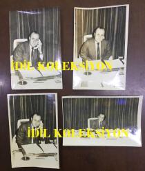 GAZİNOCULAR KRALI FAHRETTİN ASLAN'IN ORİJİNAL 4'LÜ FOTOĞRAF SETİ - 18 x 12 cm EBADINDA -  FAHRETTİN ASLAN BÜROSUNDAKİ ÇALIŞMA MASASINDA TELEFONLA KONUŞURKEN ve POZ VERİRKEN ÇEKİLMİŞ 4 FARKLI KARE, 18 ARALIK 1983