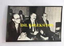 GAZİNOCULAR KRALI FAHRETTİN ASLAN'IN ORİJİNAL AJANS BASIMI 2'Lİ FOTOĞRAF SETİ - 18 x 12 cm EBADINDA -  FAHRETTİN ASLAN MAHKEMEDE DURUŞMA ANINDA AVUKATLARIYLA OTURURKEN ÇEKİLMİŞ 2 FARKLI KARE