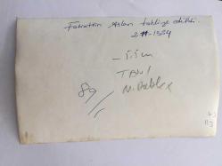 GAZİNOCULAR KRALI FAHRETTİN ASLAN'IN ORİJİNAL 4'LÜ FOTOĞRAF SETİ - 18 x 12 cm ve 12 x 11 cm EBADINDA -  FAHRETTİN ASLAN ESKİ EMNİYET MÜDÜRÜ ŞÜKRÜ BALCIYA RÜŞVET VERDİĞİ İDDİASIYLA YARGILANDIĞI MAHKEMEDE BERAAT ETTİ, 1 KASIM 1984, DURUŞMA ANINDAN 4 FARKLI KARE