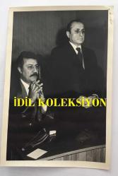 GAZİNOCULAR KRALI FAHRETTİN ASLAN'IN ORİJİNAL FOTOĞRAFI - 18 x 12 cm EBADINDA - FAHRETTİN ASLAN MAHKEMEDE DURUŞMA ANINDA AVUKATIYLA AYNI KAREDE