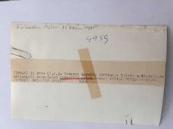 GAZİNOCULAR KRALI FAHRETTİN ASLAN'IN ORİJİNAL FOTOĞRAFI - 18 x 12 cm EBADINDA - FAHRETTİN ASLAN YABANCI UYRKUKLU BİR KİŞİYE KOKAİN SAĞLADIĞI İDDİASIYLA YARGILANDIĞI MAHKEMEDE BERAAT ETTİ, AVUKATIYLA KONUŞURKEN ÇEKİLMİŞ BİR KARE, 15 EKİM 1985