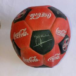 Dönem coca cola futbol topu