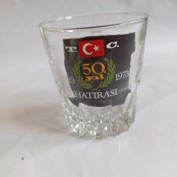 1973 yılı viski bardağı white hoorse