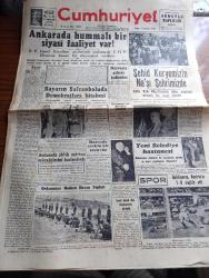 Cumhuriyet Gazetesi - 12 Haziran 1949 - tatil yazan Nadir Nadi Başmakale - Ankara'da hummalı bir siyasi faaliyet var - Demokrat Parti Genel kurultayı günlerinde toplanacak CHP divanına hususi bir ehemmiyet veriliyor - Şehit diplomatik kuryemiz Fuat Güzaltan'ın naaşı İstanbul'da fotoğraf - Genelkurmay Başkanı ile Milli savun Bakanı istasyonda vagonun içindeki cenazeye selamlarken fotoğraf - Celal Bayar'ın safranbolu'da demokratlara Hitabesi - truman'ın dünkü Nutku - Galatasaray Austria takımını 1-0 mağlup etti fotoğraf - İsmet İnönü Başbakan Şemsettin Günaltayla görüştü - ordumuzun modern havan topları fotoğraf - Beyoğlu semtinde bin yataklı yeni Belediye hastanesi - haftanın şakaları yazan Burhan Felek - Bursa yazan Falih Rıfkı Atay - beşiktaş Gençlerbirliği'ni 4-0 yendi - Müzeyyen Senar Mustafa Çağlar ve Perihan Altındağ Sözeri Cağaloğlu çiftesaraylar bahçesinde - Şair Baudelaire bir asır sonra beraat etti - eski yangınlar yazan Haluk Yusuf Şehsuvaroğlu -  Safiye Ayla