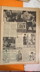 PAZAR AKTÜALİTE, SİNEMA, TİYATRO, MİZAH DERGİSİ - SAYI 199 - 17 TEMMUZ 1960 - BRIGITTE BARDOT - KADRİ YURDATAP - REHA YURDAKUL - PERVİN PAR - NEJAT SAYDAM - MAHİR ÖZERDEM - SEMİH SERLİ - EKREM DORA - SÜREYYA DURU - NÜZHET BİRSEL - ÖZDEMİR BİRSEL - YÜKSEL - NURİ ERGÜN - NİGAN HANÇER - LEYLA ALTIN - ARSLAN ALTIN - SEZER SEZİN - KENAN ARTUN - NURHAN NUR - ATİF YILMAN - FERİDUN KARAKAYA - MEMDUH YULAN - HÜSEYİN KASİ - GAZANFER ÖZCAN - RAUF ULUKUT - DENİZ UYGUNER - MUHTEREM NUR - YILMAZ DURU - NUUFER DURU - İHSAN TOMAÇ - SALTUK KAPLANGİ - MEHMET ÖZELTİ - NECDET TOSUN - GÖKSEL ARSOY - KADİR SAVUN - EFGAN ELEKAN - NURAY ÇALA - GÜLİSTAN GÜZEY - SADAMAN AYSAN - OKTAY DURUKAN - EROL TAŞ - HULUSİ KENTMEN - HAYATİ HAMZAOĞLU - SUPHİ KANER - SEMİH SEZER - FATMA GİRİK - SABİHA İZET - NUSRET ÖZKAYA - ÖMER FARUK - BENGİN ARDA - FAHRİ DANIŞMAN - ORT ELMAS - CAHİT GÜNAL - NURAY USLU - BAKİ TAMER - NEVZAT OKÇUĞLU - RENAN FOSFORNE - HİKMET SERÇE - MUHTEŞEM DUR - HÜSNÜ CANTÜRK - HAYRETTİN İT - N  - 20 SAYFA
