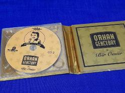 ORHAN GENCEBAY İLE BİR ÖMÜR  32 SANATÇI 33 ESER MÜZİK CD  ( 2 CD )