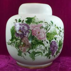 VINTAGE İMZALI EL BOYAMA ÇİÇEKLER RESİMLİ KÜP FORMLU SÜMERBANK PORSELEN VAZO