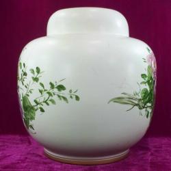 VINTAGE İMZALI EL BOYAMA ÇİÇEKLER RESİMLİ KÜP FORMLU SÜMERBANK PORSELEN VAZO