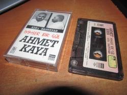 AHMET KAYA ADİ BAHTİYAR İYİMSER BİR GÜL    KASET