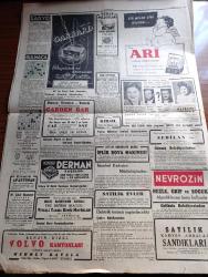 Cumhuriyet Gazetesi - 19 Mart 1949 -  adriyatik kıyıları karışıyor Cumhuriyet Başmakale - Atlantik Paktının metni dün yayınlandı - Bevin nutkunda bizim vaziyetimizden bahsetti - Atlantik Paktına giren devletleri gösterir harita - İstanbul'da bir casus şebekesi yakalandı - sovyetlerin Atlantik Paktına karşı tedbirleri - heybeli Deniz Harp okulu'ndaki törende harita önünde izahat fotoğraf - Amerikalı moda kraliçesi Tena Leser ile mülakat - Doktor Milton dün Amerikan haberler bürosunda kör bir Türk gencine kabartma bir kitap okutuyor fotoğraf - Stalin'in Planları yazan İngiltere'ye sığınan Sovyet yarbayı Gregoriy Tokayev - Balat'taki Ekmek fabrikası - Yunus Emre'nin meçhul kalmış divanı bulundu - mason derneği ve meclis - Şarlo Diktatör yakında Lale ve ar sinemasında - İdil biret Paris'e gitti fotoğraf - Safiye Ayla Necati Tokyay her akşam Taksim kristal salonunda - Zehra Bilir Hakkı Derman Şerif İçli Mefharet Yıldırım Lale saz salonunda - bugünkü radyo programı - arı unları -Volvo kamyon
